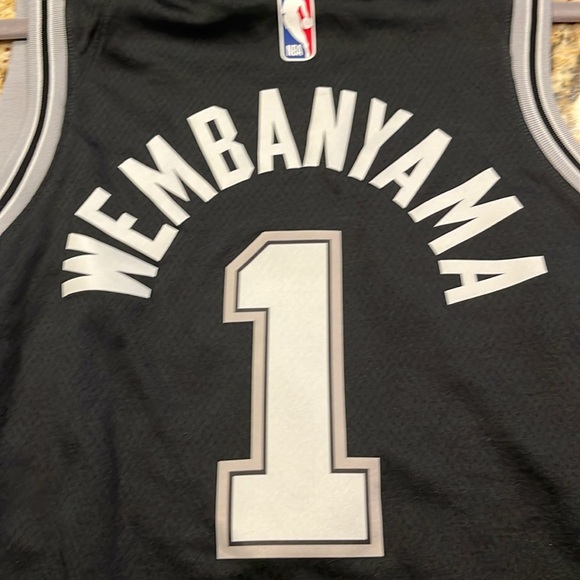 NWT Nike Men’s NBA Spurs Wembanyama Jersey Size S - Picture 6 of 7